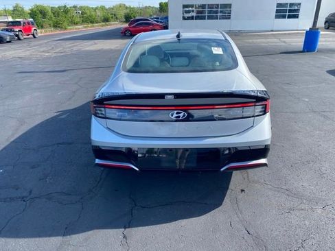 Used 2025 Hyundai Sonata SEL FWD image 4