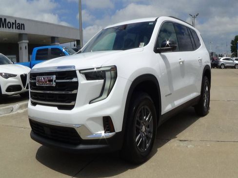 Used 2025 GMC Acadia Elevation FWD image 2