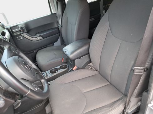Used 2018 Jeep Wrangler Unlimited Sport S AWD/4WD image 14