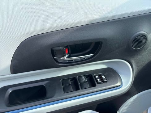 Used 2013 Toyota Prius C Three FWD image 10
