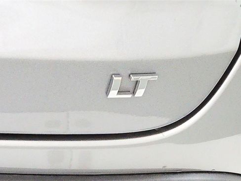 Used 2025 Chevrolet Trax LT w/ Driver Confidence Package FWD image 21