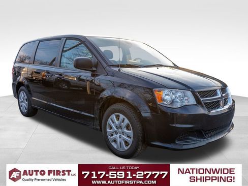 Used 2019 Dodge Grand Caravan SE w/ UConnect Hands-Free Group image 1