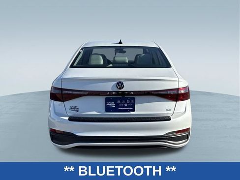 Used 2026 Volkswagen Jetta SE FWD image 4