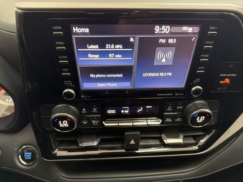 Used 2022 Toyota Highlander LE FWD image 35