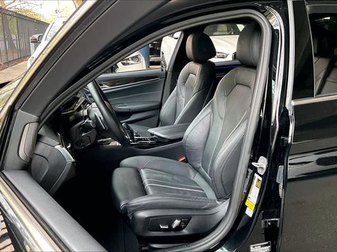 Used 2023 BMW 530i w/ Premium Package image 7