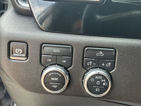 Used 2024 GMC Sierra 1500 Elevation AWD/4WD image 18