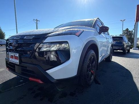 New 2026 Nissan Rogue SV image 9