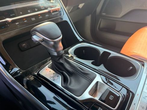 Certified 2023 Kia Carnival SX Prestige FWD image 20