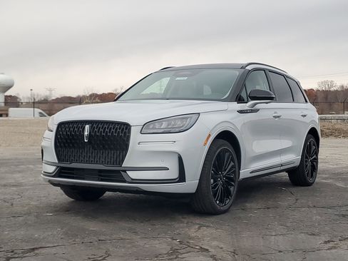 New 2026 Lincoln Corsair Premiere image 2