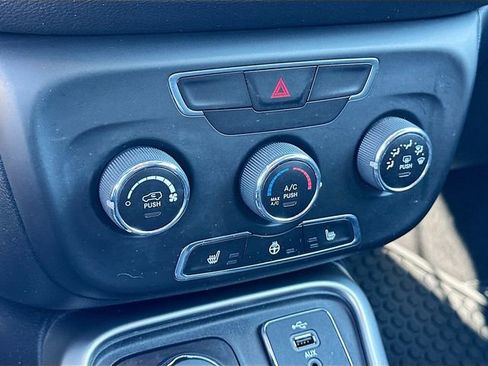 Used 2018 Jeep Compass Latitude w/ Cold Weather Group image 14