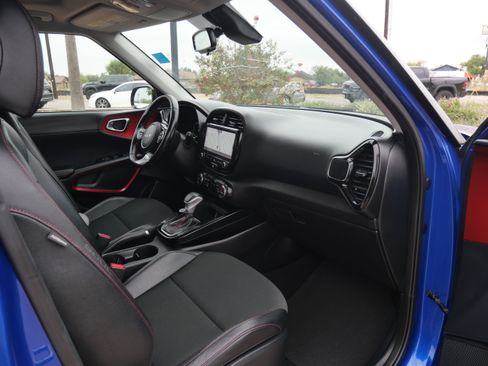 Used 2023 Kia Soul GT-Line image 14