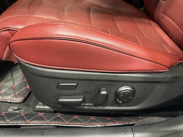 Used 2022 Kia Stinger GT2 w/ Red Interior Color Package RWD image 18