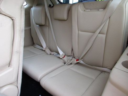 Used 2019 Toyota Highlander XLE AWD/4WD image 32