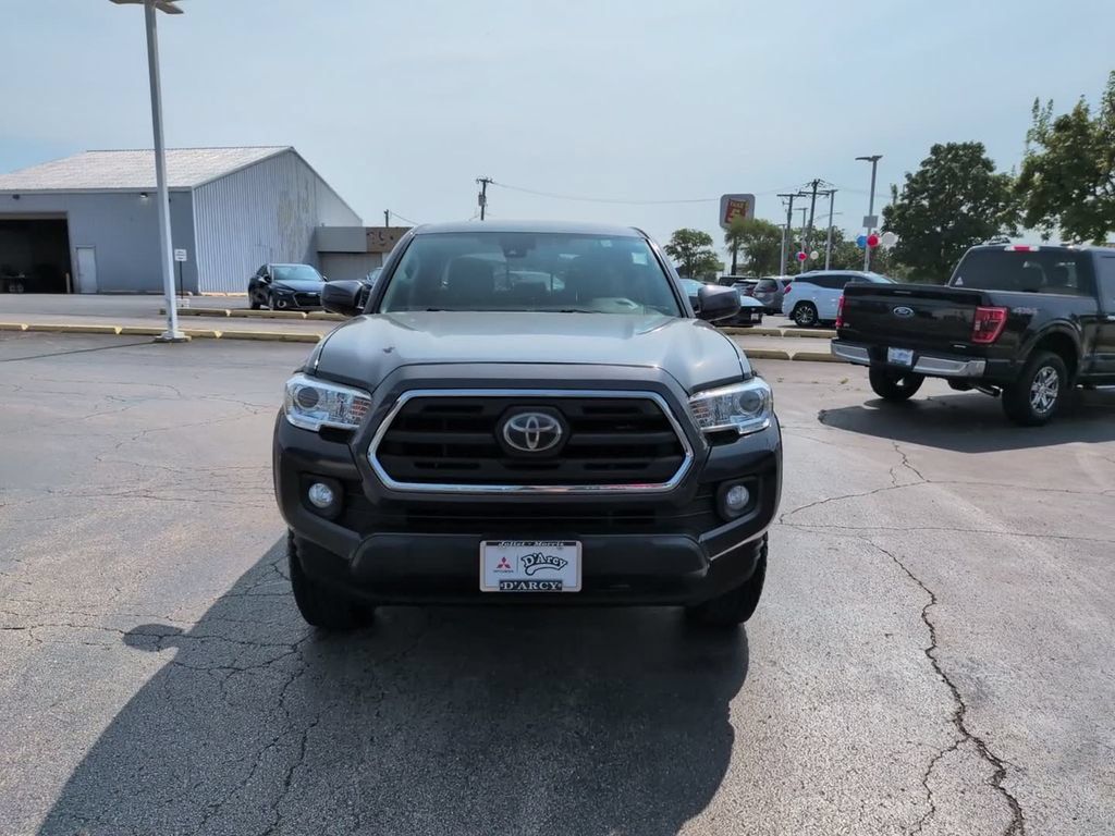 Used 2019 Toyota Tacoma SR5 AWD/4WD image 14