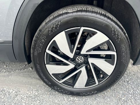 Used 2024 Volkswagen Atlas SE FWD image 16