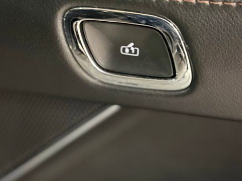 Used 2023 Lincoln Aviator 2WD w/ Premium Package image 53