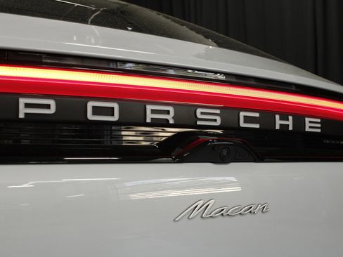 Certified 2025 Porsche Macan Electric RWD image 3