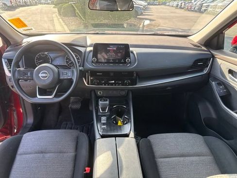 Used 2022 Nissan Rogue SV FWD image 24
