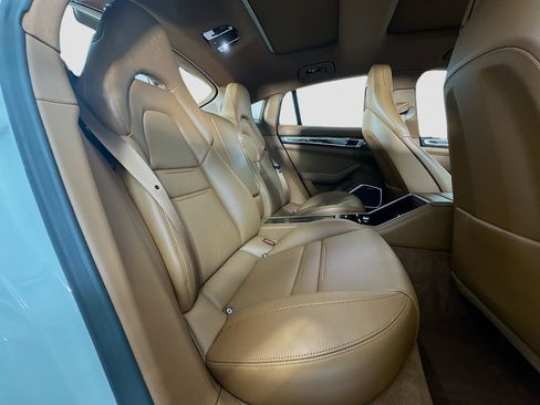 Used 2023 Porsche Panamera Platinum Edition image 29