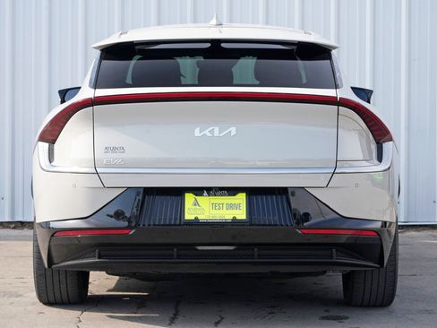 Used 2022 Kia EV6 Wind image 10