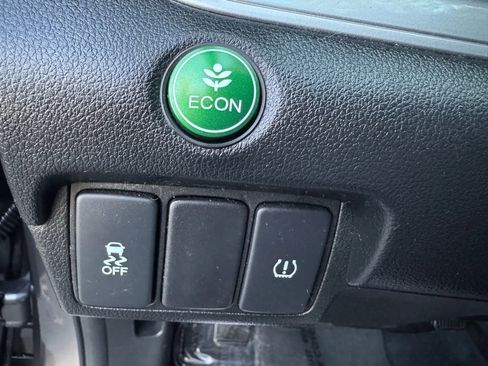 Used 2015 Honda CR-V LX image 17