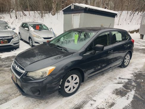 Used 2014 Subaru Impreza 2.0i image 2