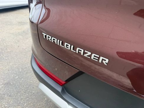 Used 2022 Chevrolet TrailBlazer LT FWD image 36