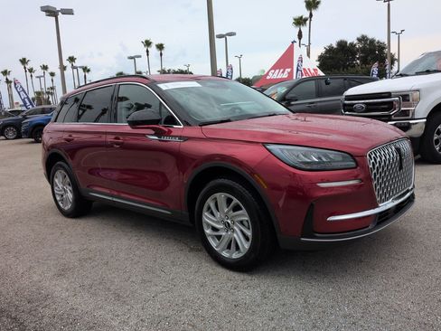 Used 2026 Lincoln Corsair Premiere FWD image 2