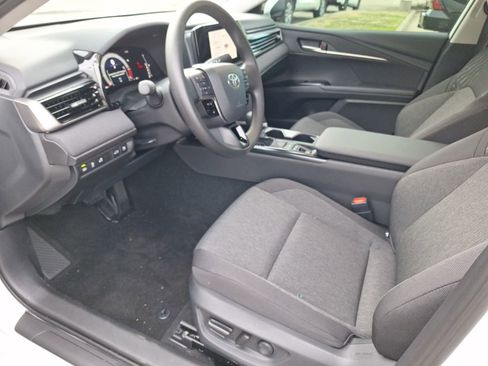 Used 2026 Toyota Camry LE w/ Convenience Package image 15