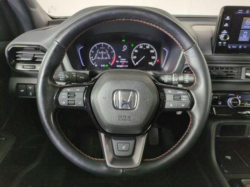 Certified 2025 Honda Pilot TrailSport image 18