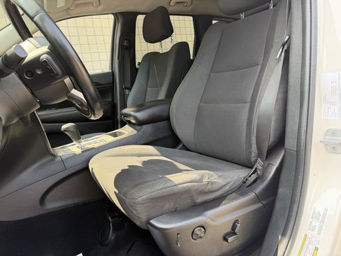 Used 2011 Jeep Grand Cherokee Laredo w/ Security & Convenience Group AWD/4WD image 19