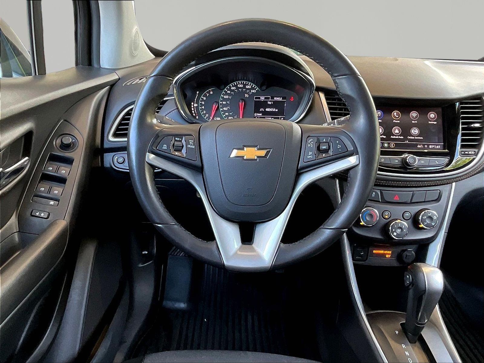 Used 2020 Chevrolet Trax LT w/ LT Convenience Package FWD image 8