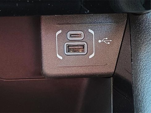 New 2026 Jeep Compass Latitude image 17