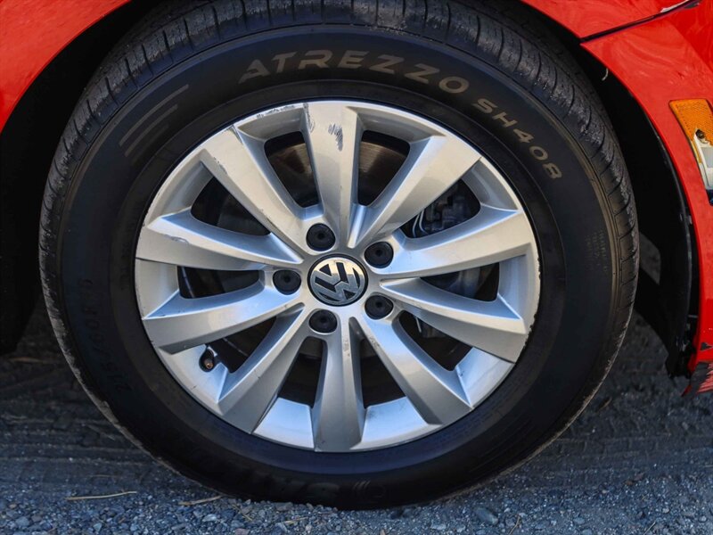 Used 2018 Volkswagen Beetle 2.0T S FWD image 10