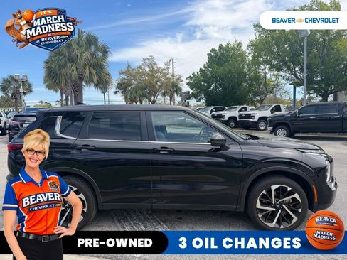 Used 2024 Mitsubishi Outlander SE Black Edition image 3