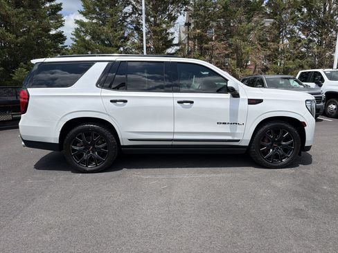 Used 2021 GMC Yukon Denali w/ Denali Ultimate Package AWD/4WD image 11