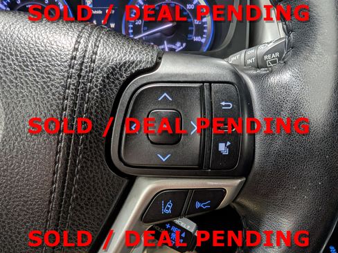 Used 2018 Toyota Highlander SE image 22