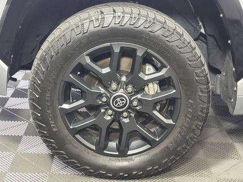Used 2022 Toyota Tundra Platinum AWD/4WD image 10