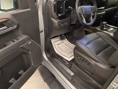 Used 2024 Chevrolet Silverado 1500 LT Trail Boss w/ Convenience Package II AWD/4WD image 19