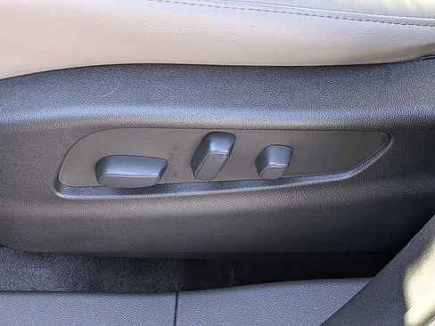 Certified 2023 Cadillac XT4 Luxury w/ Cold Weather Package image 21