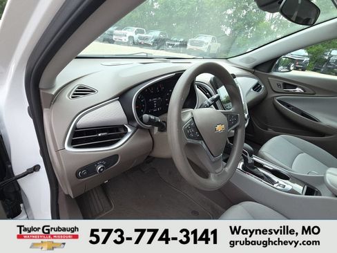 Used 2024 Chevrolet Malibu LT FWD image 14