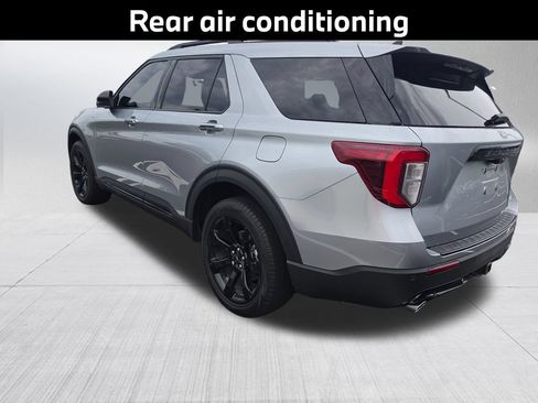 Used 2024 Ford Explorer ST-Line w/ Class IV Trailer Tow Package AWD/4WD image 9