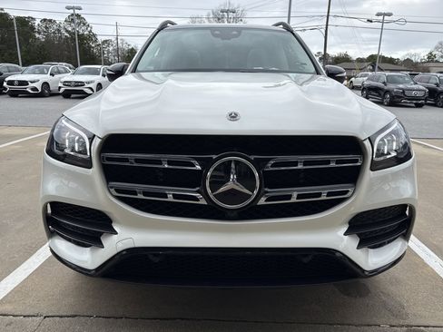 Used 2022 Mercedes-Benz GLS 450 4MATIC image 4