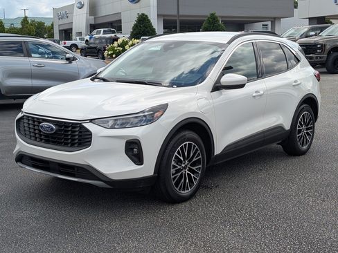 Certified 2023 Ford Escape SE FWD image 2