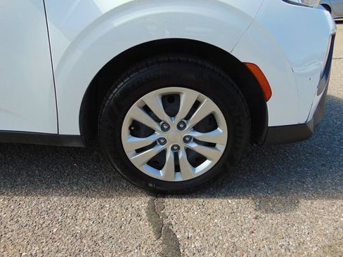 Used 2021 Kia Soul LX FWD image 27