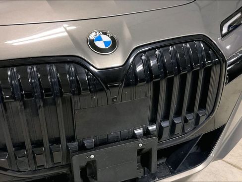 Used 2023 BMW 760i xDrive image 31