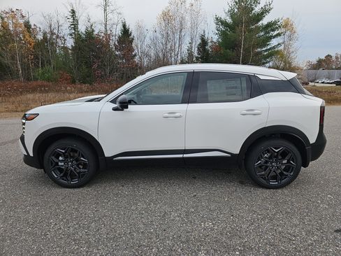 New 2026 Nissan Kicks SR w/ SR Premium Package image 2