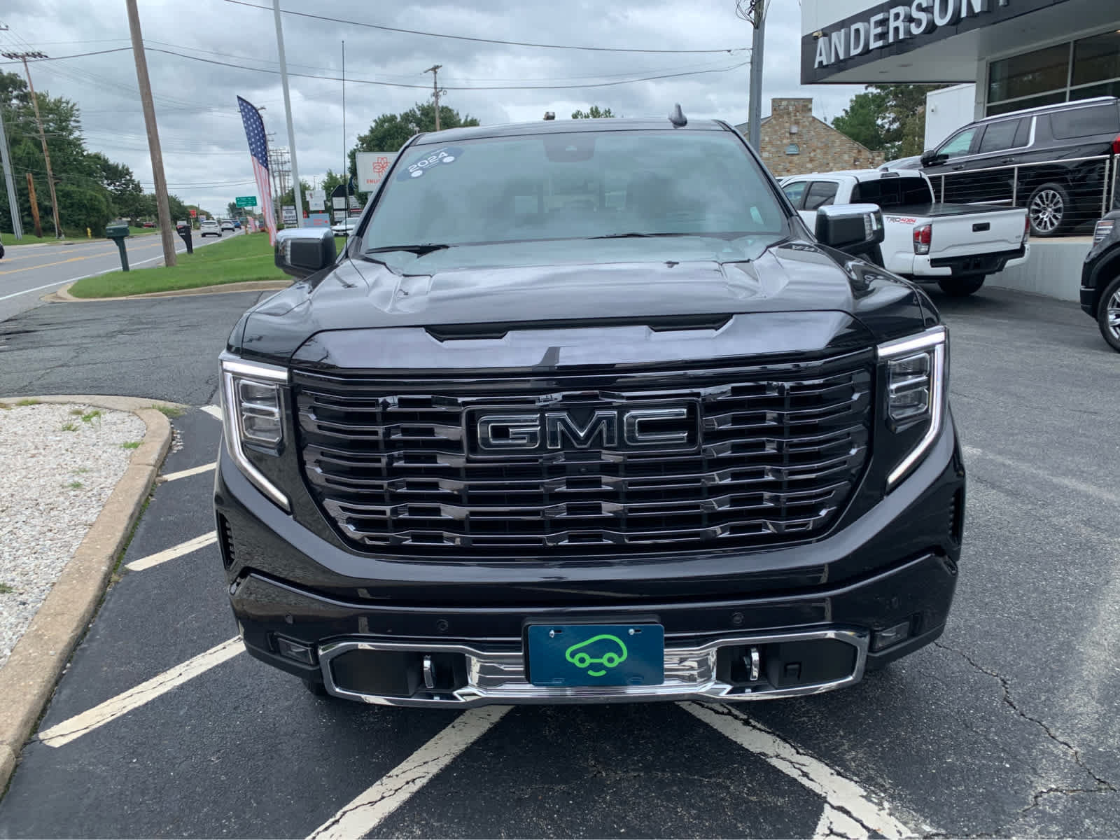 Used 2024 GMC Sierra 1500 Denali Ultimate AWD/4WD image 2