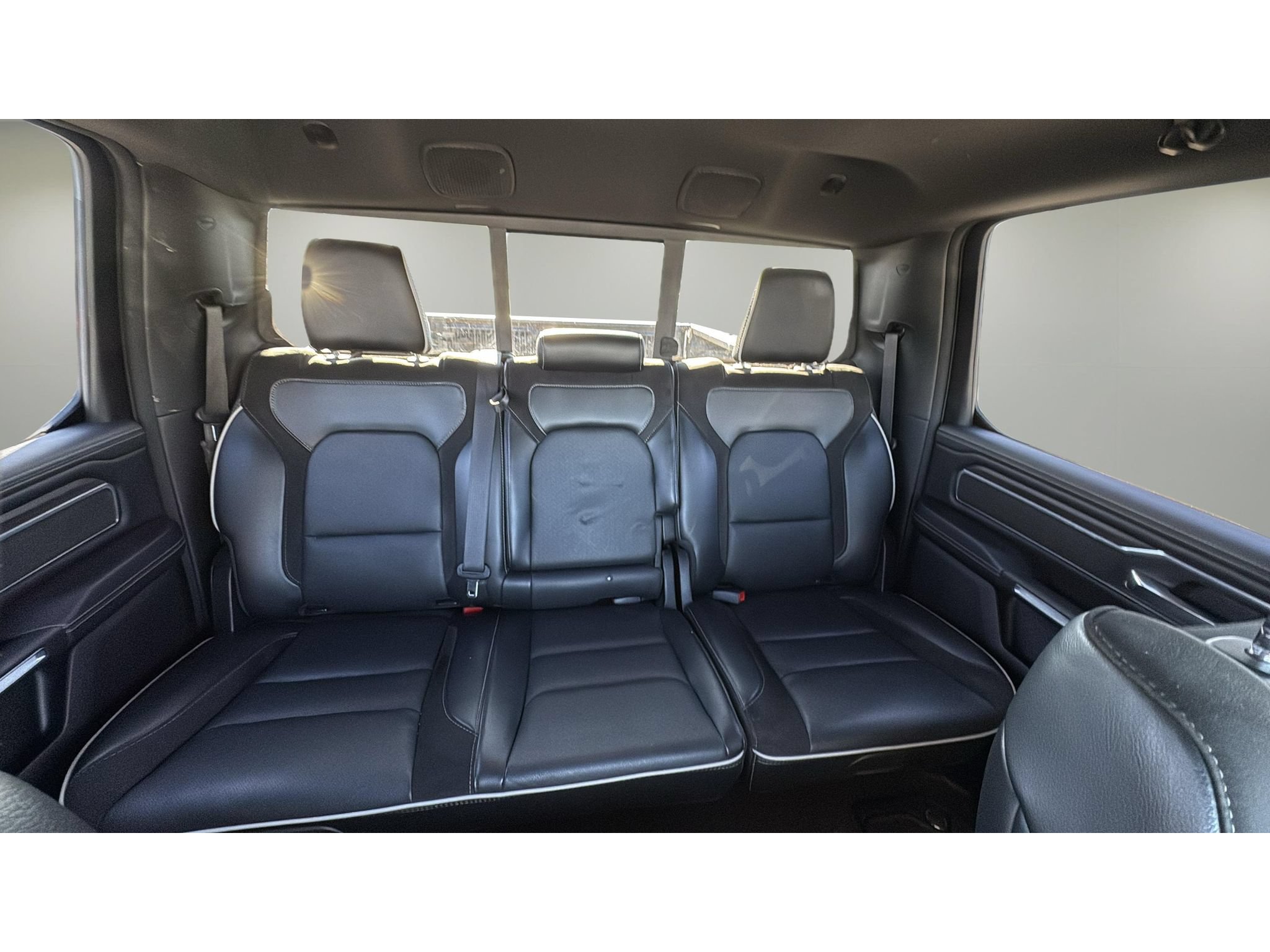 Used 2025 RAM 1500 Laramie AWD/4WD image 15
