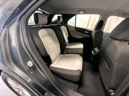 Used 2019 Chevrolet Equinox LS FWD image 16